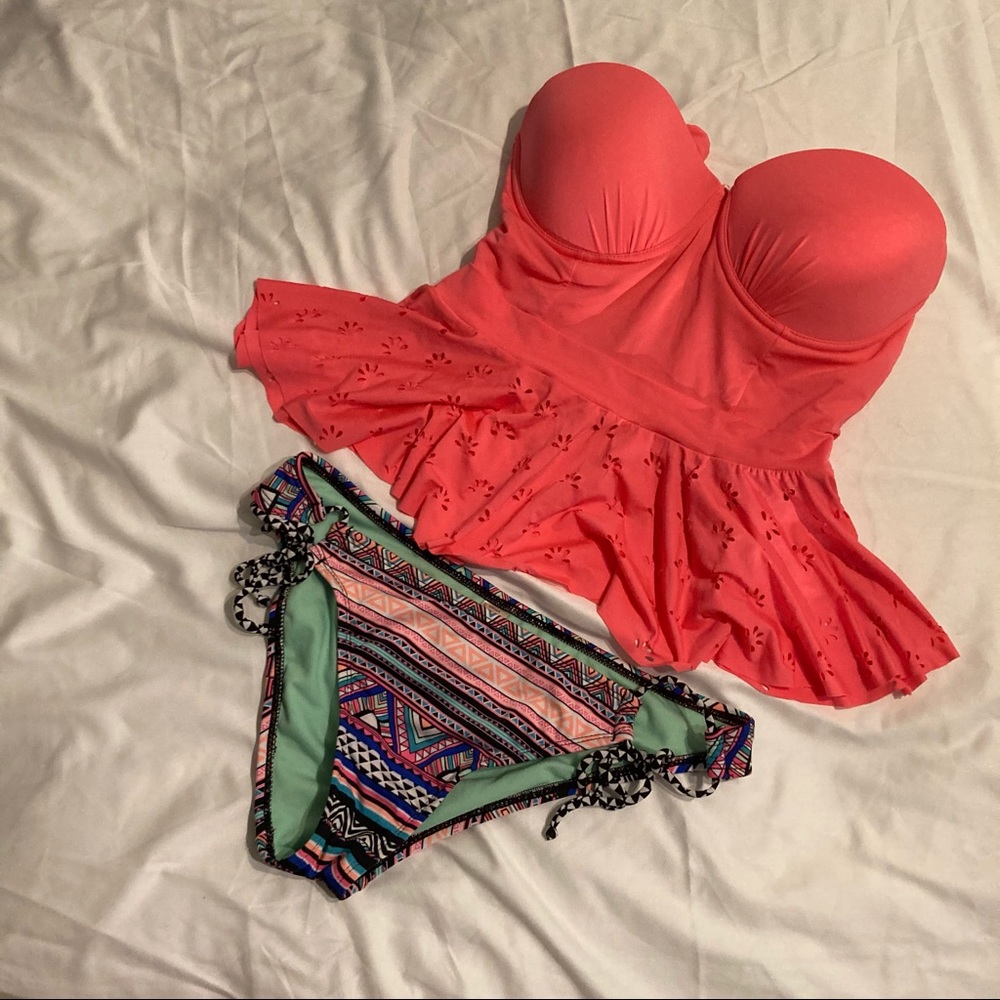 Molded Cup Strapless Pemplum Tankini Top